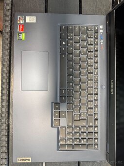 Velký herní notebook Lenovo Legion - 4