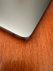 MacBook Air 13" 2020 / 256GB / i3 / Space Gray - 4