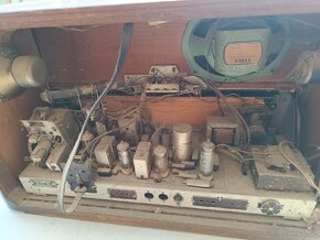 Retro rádio Tesla - 4