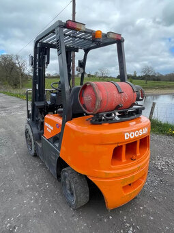 DOOSAN C30G 3 tunový vysokozdvižný vozík - 4