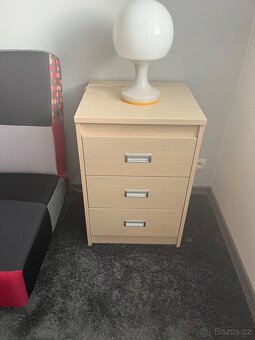 Nábytek do dětského pokoje, psací stůl a skříňky - 4
