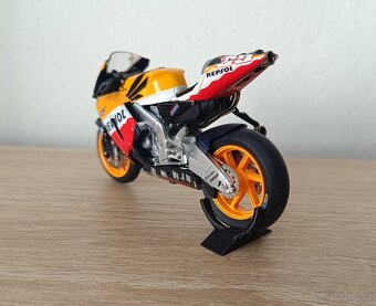 Nicky Hayden 1:18 MotoGP - 4
