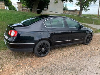 VW Passat 2,0tdi sedan - 4
