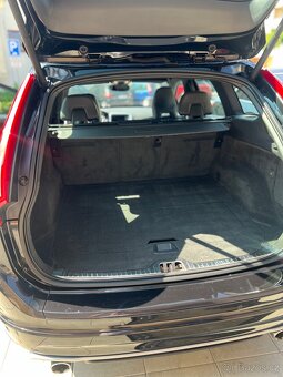 Prodám Volvo xc60 R - design, r. v 2016 najeto 270 tis. - 4