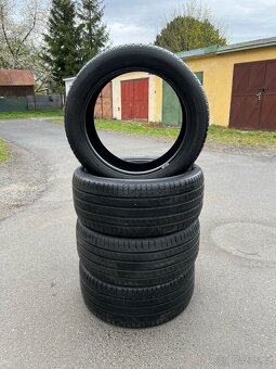 275/45/R20 - 4