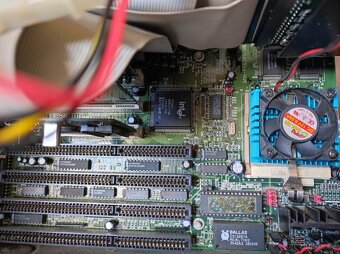 Historické PC Pentium 90.léta v bedně od 486 + Samsung CRT - 4