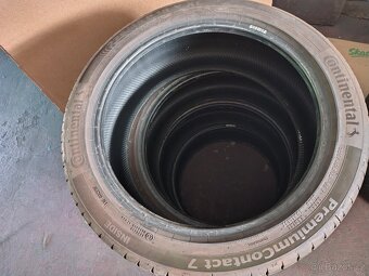 Skoro nové Continental 225/45/18 - 4
