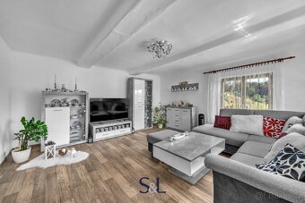 Prodej rodinného domu, 350 m2 - Velenice, ev.č. 01011 - 4