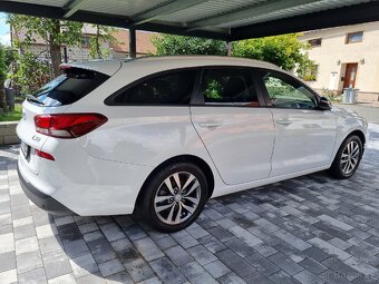 Hyundai i30 kombi 2018, benzín 1.0, 79000km, kamera - 4