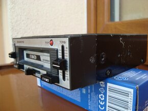 Vintage audio přehrávač Sanyo do auta - 4