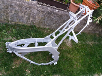 Suzuki RG 125 gamma r.v.1993 motor rám plasty kola brzdy - 4