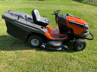 Zahradní traktor Husqvarna TC 142 - 4