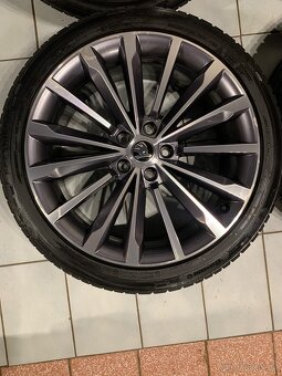 Alu kola Škoda R19 5X112 ZÁNOVNÍ ZIMNÍ PNEU 235/40 R19 - 4