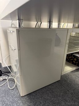 Stůl pracovní/kancelářský - 4