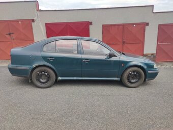 Škoda Octavia I 1.6 55 Kw - 4