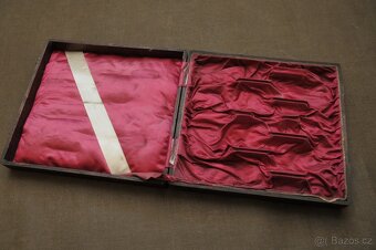 Starožitná dřevěná etuje asi od příborů - 4