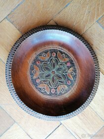 Masivní dřevěné talíře - vyřezávané a vypalované - 4