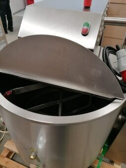 Elektrický kotel s horním mícháním 150L - digital - 4