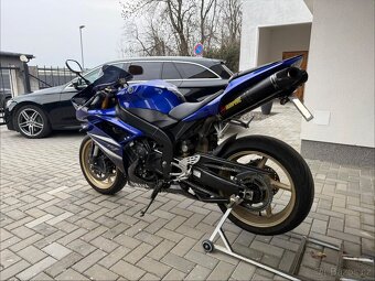 Yamaha YZF-R1 - 4