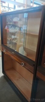 Knihovna / vitrína - č.2207 - 4