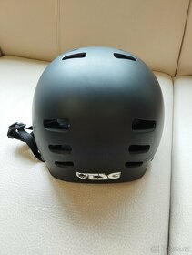 TSG Evolution Solid přilba / helma skate Black - 4