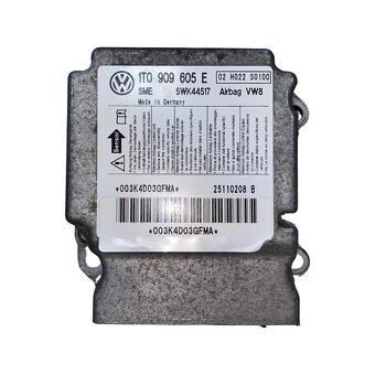 Palubní deska černá airbagy pásy řj VW Touran 1T3 r.v. 2012 - 4
