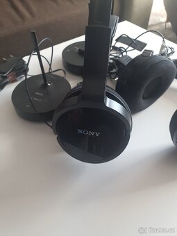 Sluchátka Sony TMR-RF 810R - 4
