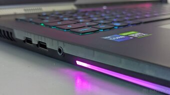Špičkový herní notebook ASUS ROG Strix SCAR 17, i9, RTX3060 - 4