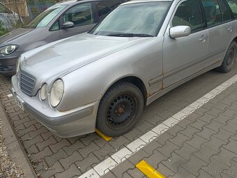 Mercedes Benz 270 cdi - 4