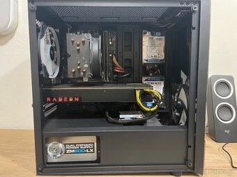 Herní PC i7-9700 16GB RAM 500GB SSD 1,5TB HDD RX VEGA 64 - 4
