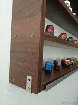Velká dřevěná zasklená vitrína pro modely 105 x 102 x 10 cm - 4