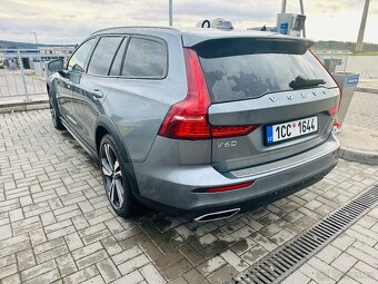 TOP: Volvo V60 XC 2,0 D4 - 4