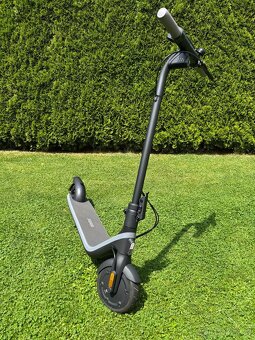 Elektrokoloběžka Ninebot KickScooter E2 - 4