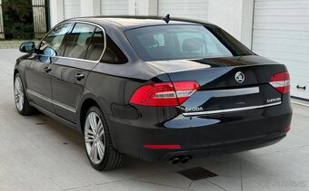 Skoda Superb 2.0 TDI CR DSG Elegance - 4