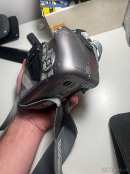 📷 Canon EOS 1300D – stříbrný + 18–55mm IS II + Canon EF 50m - 4