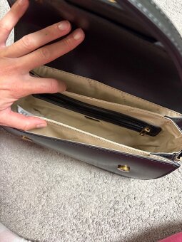 Guess Hensely černá kabelka crossbody - 4