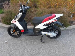 Aprillia SR Motard 50 - 1. Majitel .  2900km - 4