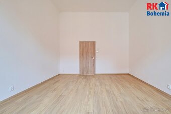 Pronájem nově zrekonstruovaného bytu 1+1 s balkónem o výměře - 4