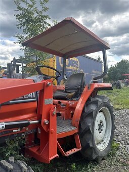 Japonský malotraktor Kubota GL241 - 4