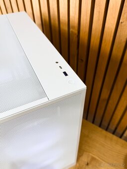 Herní PC - RYZEN 7950X, RX 9070 XT, 32 GB RAM, 2TB SSD - 4