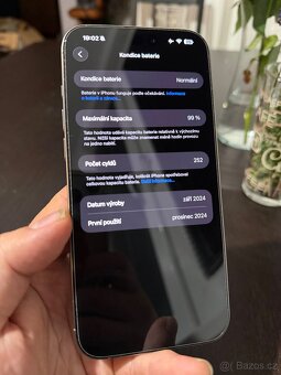 Apple iPhone 16 Pro Max 256 GB Přírodní Titan - 4