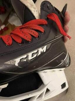 Hokejové brusle CCM - 4