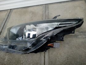 TOYOTA AURIS 2017  zad. náraz,LP světlomet,PP blatník - 4