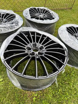 Brock B24.      5x114,3 r20 - 4