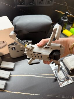 Dron DJI mini 2 Fly More Combo - 4