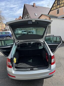 Škoda Octavia 3 Combi,servisní kniha. - 4