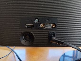 Ultratenký LED monitor 27" SAMSUNG, Full HD - 4