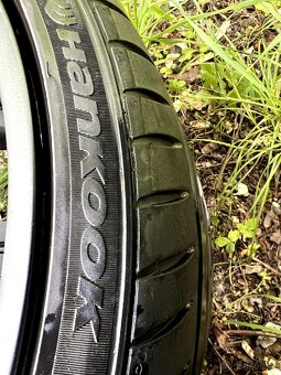 Letní kola VW Golf 225/35 R19, 5x112, ET42
- 4