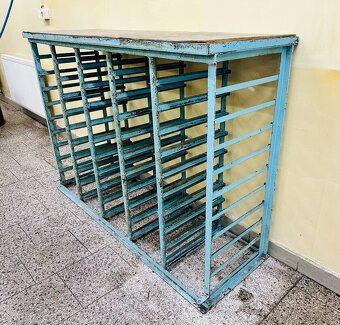 Železný suvný regál 3x - 4