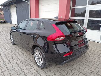 VOLVO V40 D2 ,kůže, navi, pěkně zachovalé auto - 4